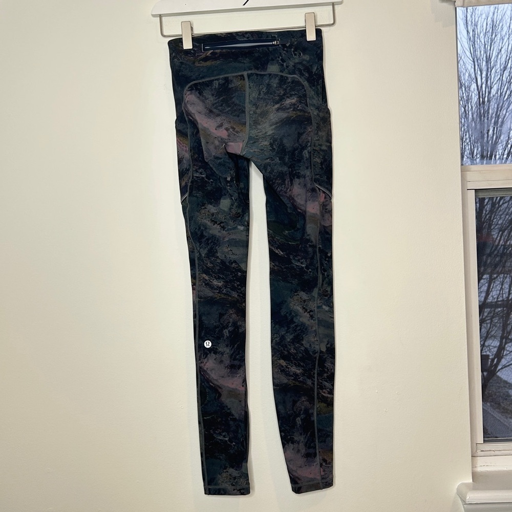 Lululemon Speed Up Tight *Full-On Luxtreme 28" Leggings Radiant Multi size 2 - Picture 5 of 9